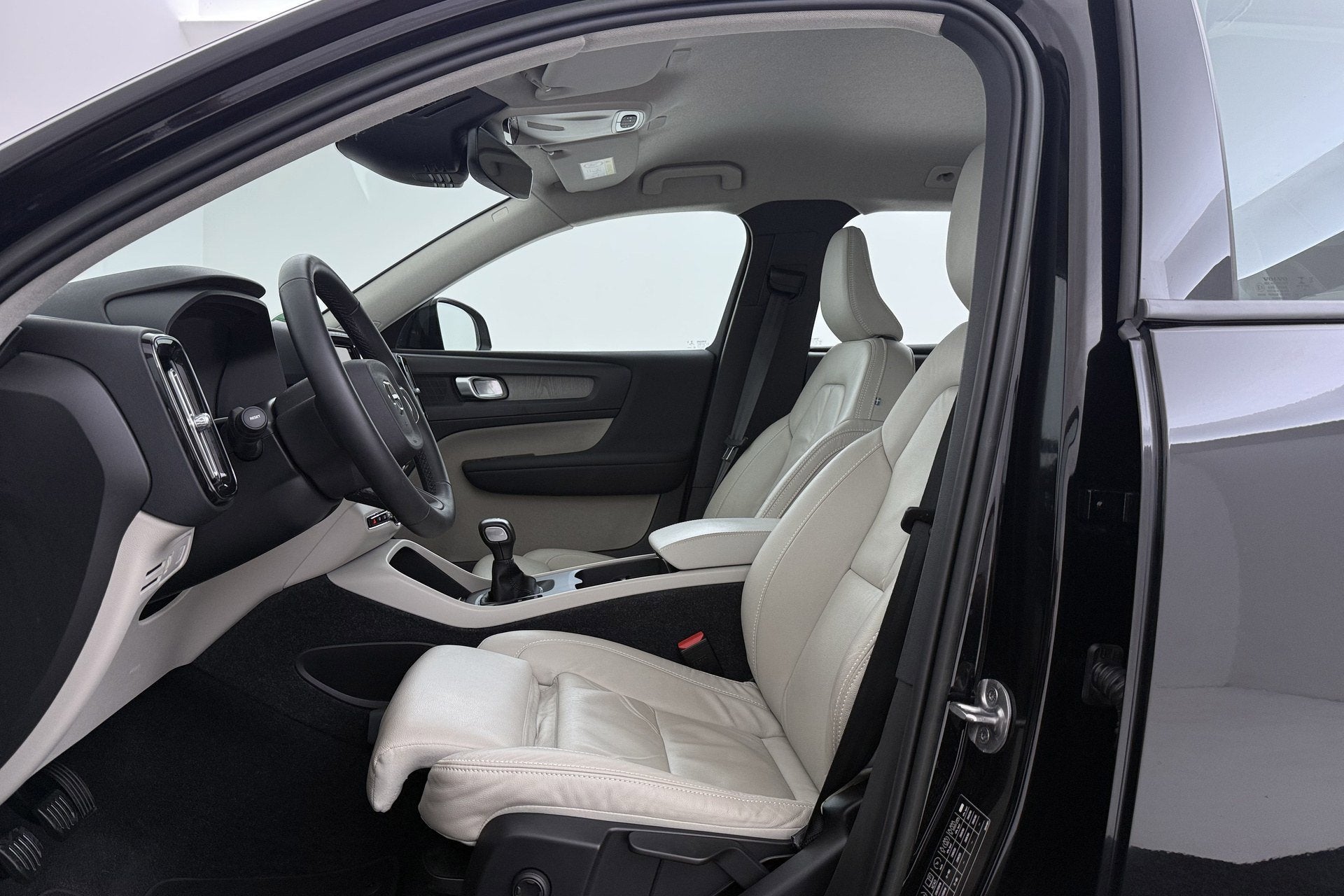 Volvo XC40 1.5 T2 Core | Camera | Org NL | Facelift | Leer |, Auto's, Voorwielaandrijving, Gebruikt, Euro 6, 129 pk