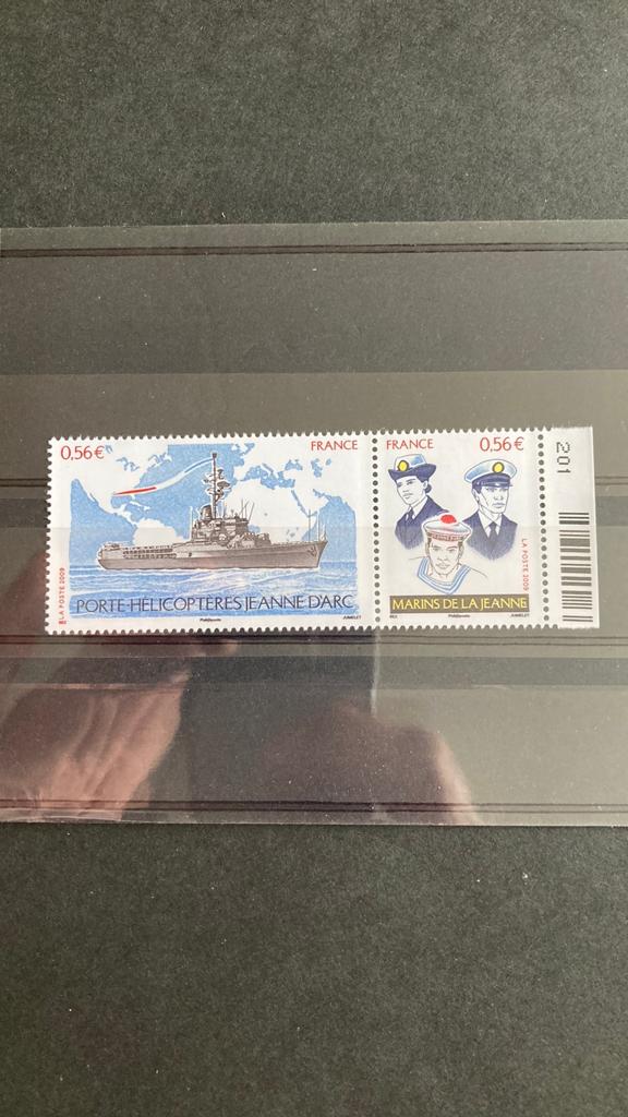 Frankrijk, paartje P 4423 schepen militair/305, Postzegels en Munten, Ophalen of Verzenden