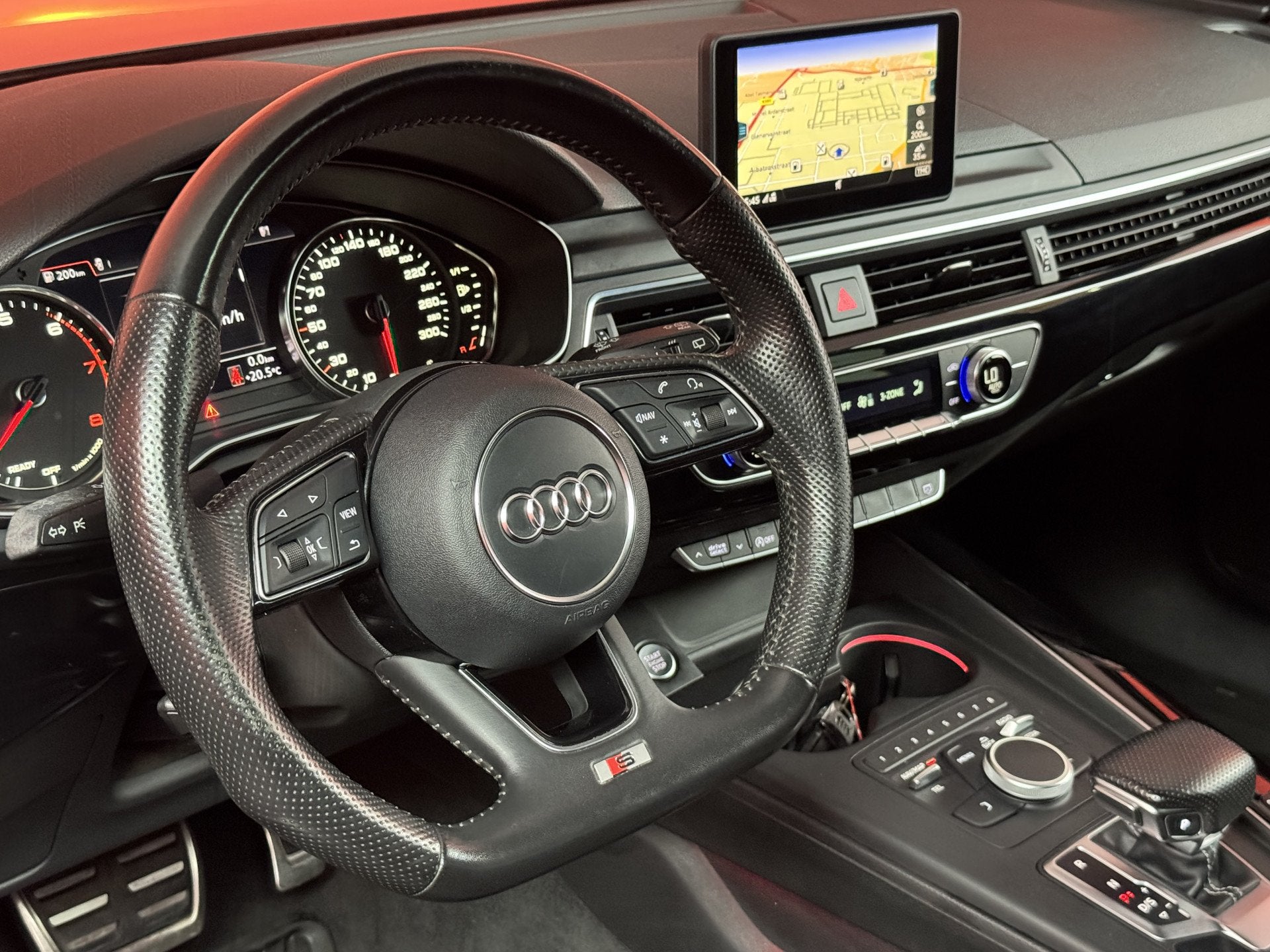 Audi A4 Avant 2.0 TFSI ultra Sport S line Edition | Half led, Auto's, Gebruikt, 1984 cc, 1435 kg, Zwart