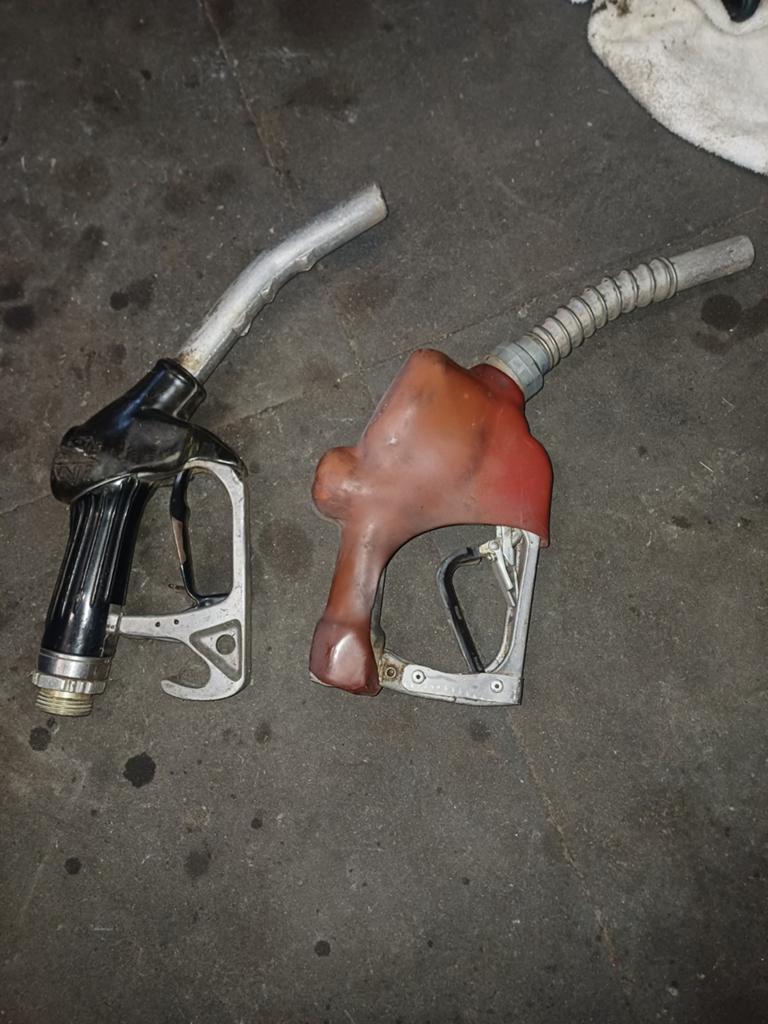 Benzinepomp pistolen, Verzamelen, Automaten | Overige, Ophalen of Verzenden, Gebruikt