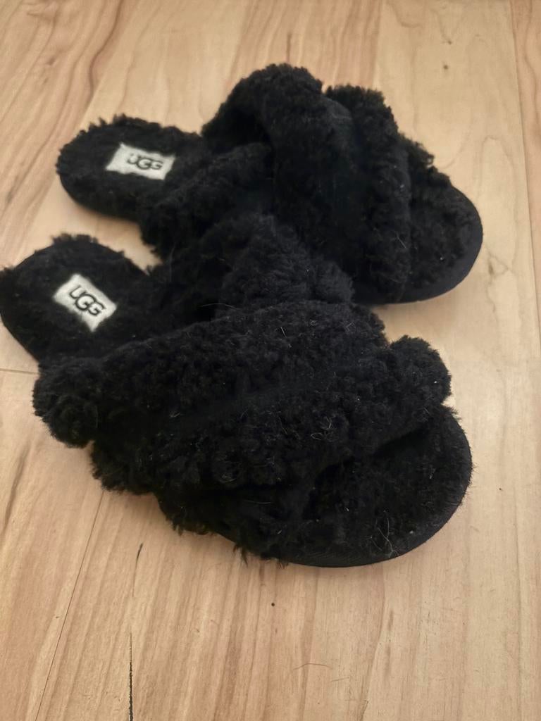 Zgsn originele zwarte Ugg slippers mt 37, Ophalen of Verzenden, Zo goed als nieuw, Zwart