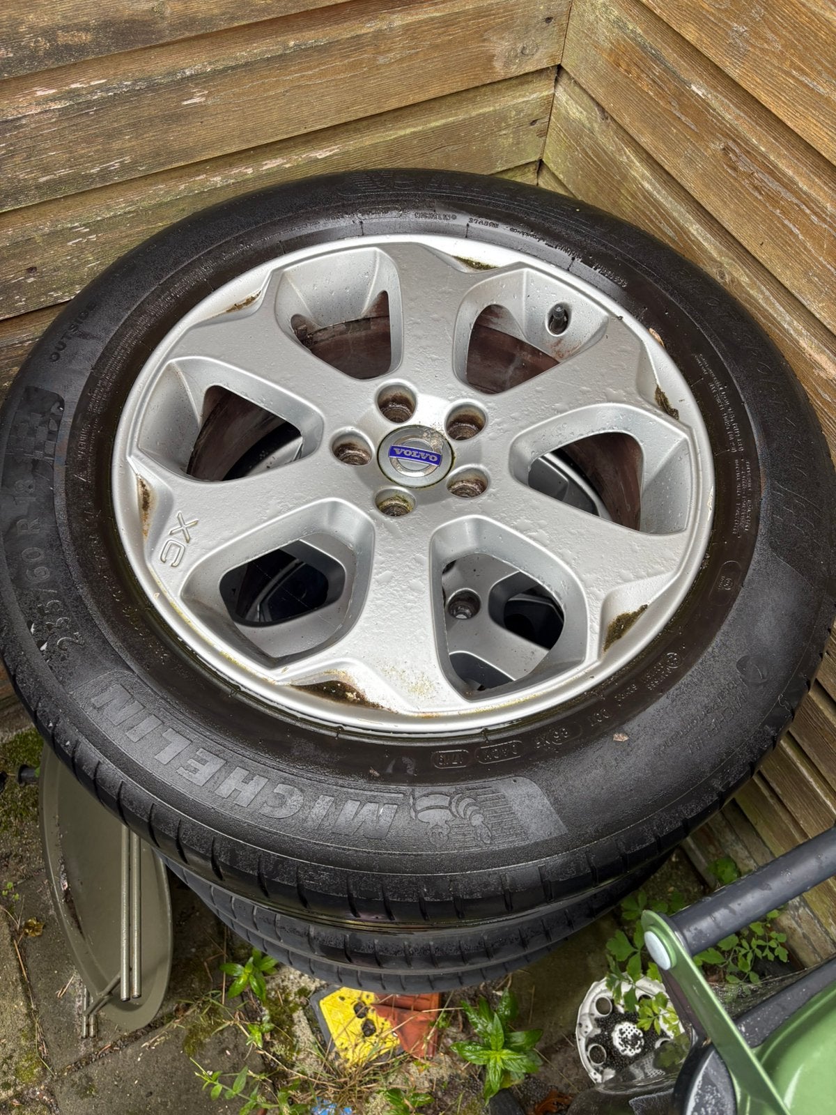 Set van 4 Michelin 235/60 R18 banden met Volvo velgen, Auto-onderdelen, Banden en Velgen, Ophalen, 18 inch, Gebruikt, Banden en Velgen