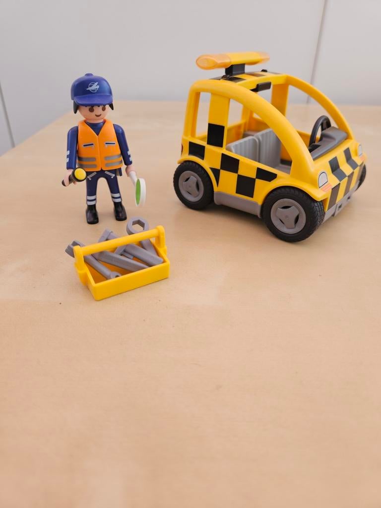 Playmobil 4319 vliegveld follow-me auto met poppetje, Kinderen en Baby's, Speelgoed | Playmobil, Ophalen of Verzenden, Zo goed als nieuw