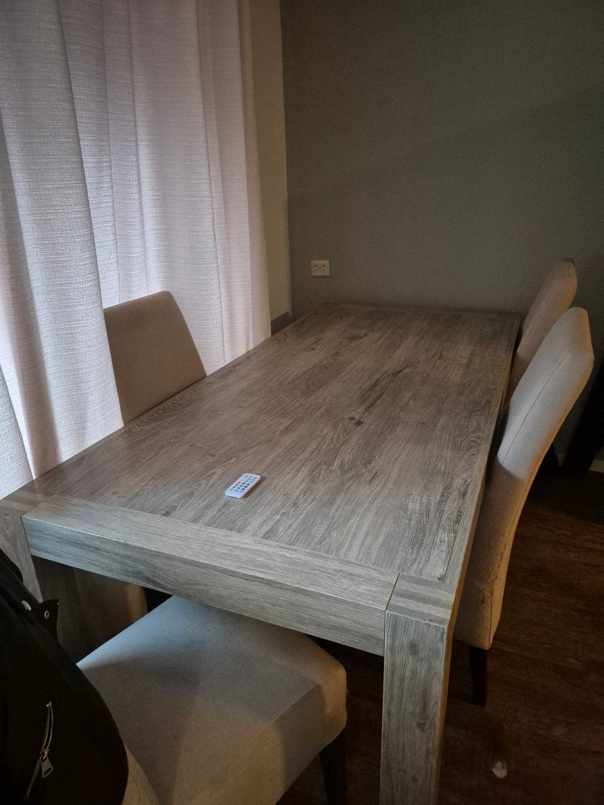 6-persoons eettafel 190x90 cm met lichte gebruikerssporen, Huis en Inrichting, Tafels | Eettafels, Ophalen, Gebruikt, 50 tot 100 cm