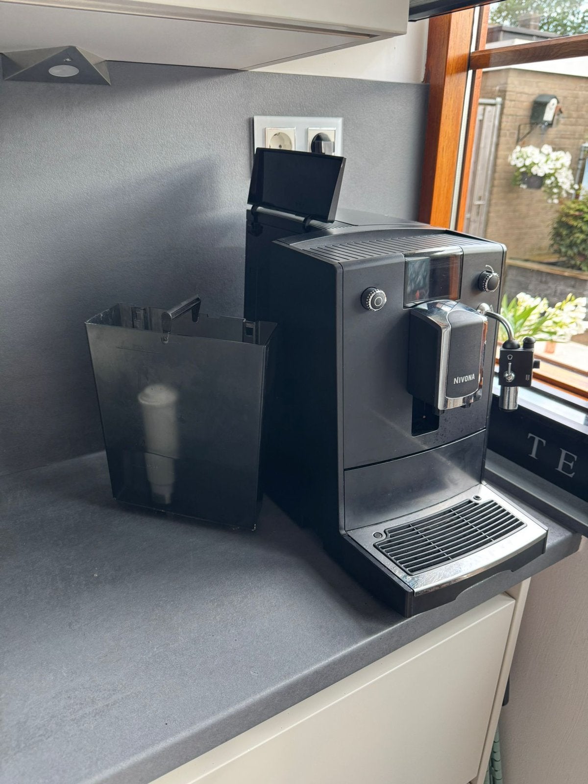 Nivona CafeRomatica 626, Ophalen, Afneembaar waterreservoir, Gebruikt, Koffiemachine
