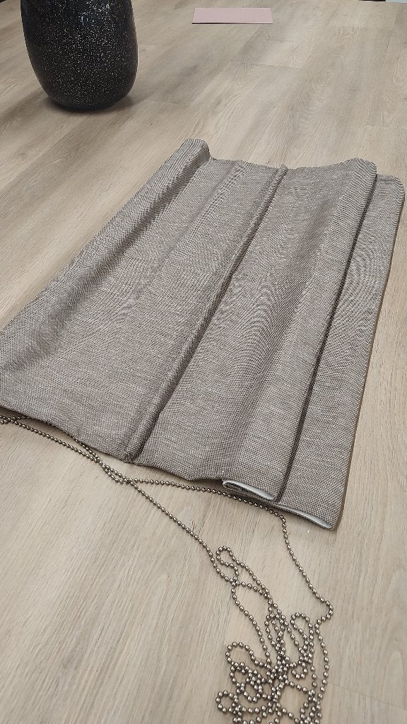 set van 2 stoffen vouwgordijnen 770x1000 - Opruimingsprijs, Huis en Inrichting, Ophalen, 100 tot 150 cm, Nieuw, 50 tot 100 cm