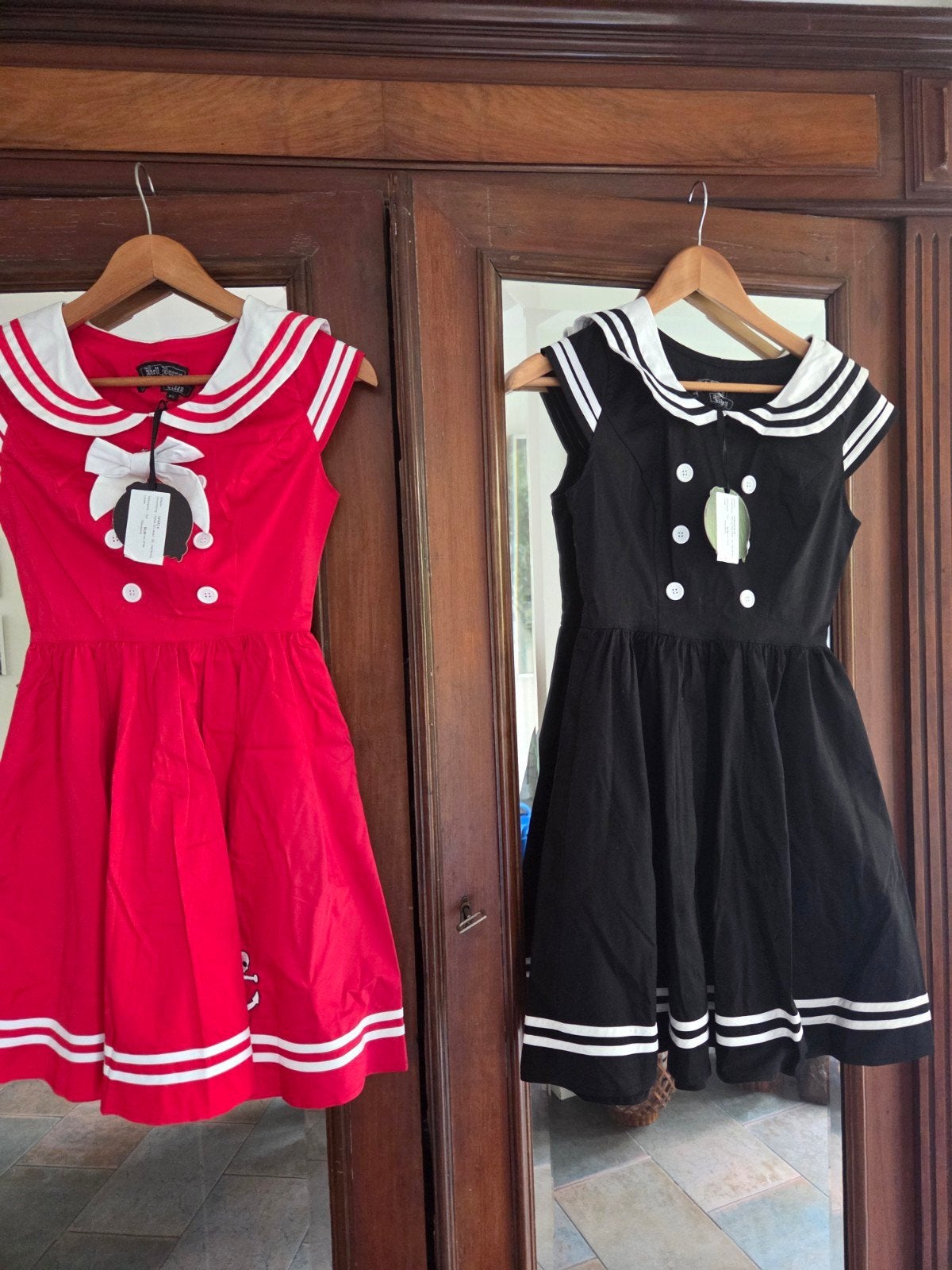 Hell Bunny Hawaii 50's jurk - Zwart/Rood matrozenstijl, Meerkleurig, Nieuw, Ophalen of Verzenden, Maat 34 (XS) of kleiner