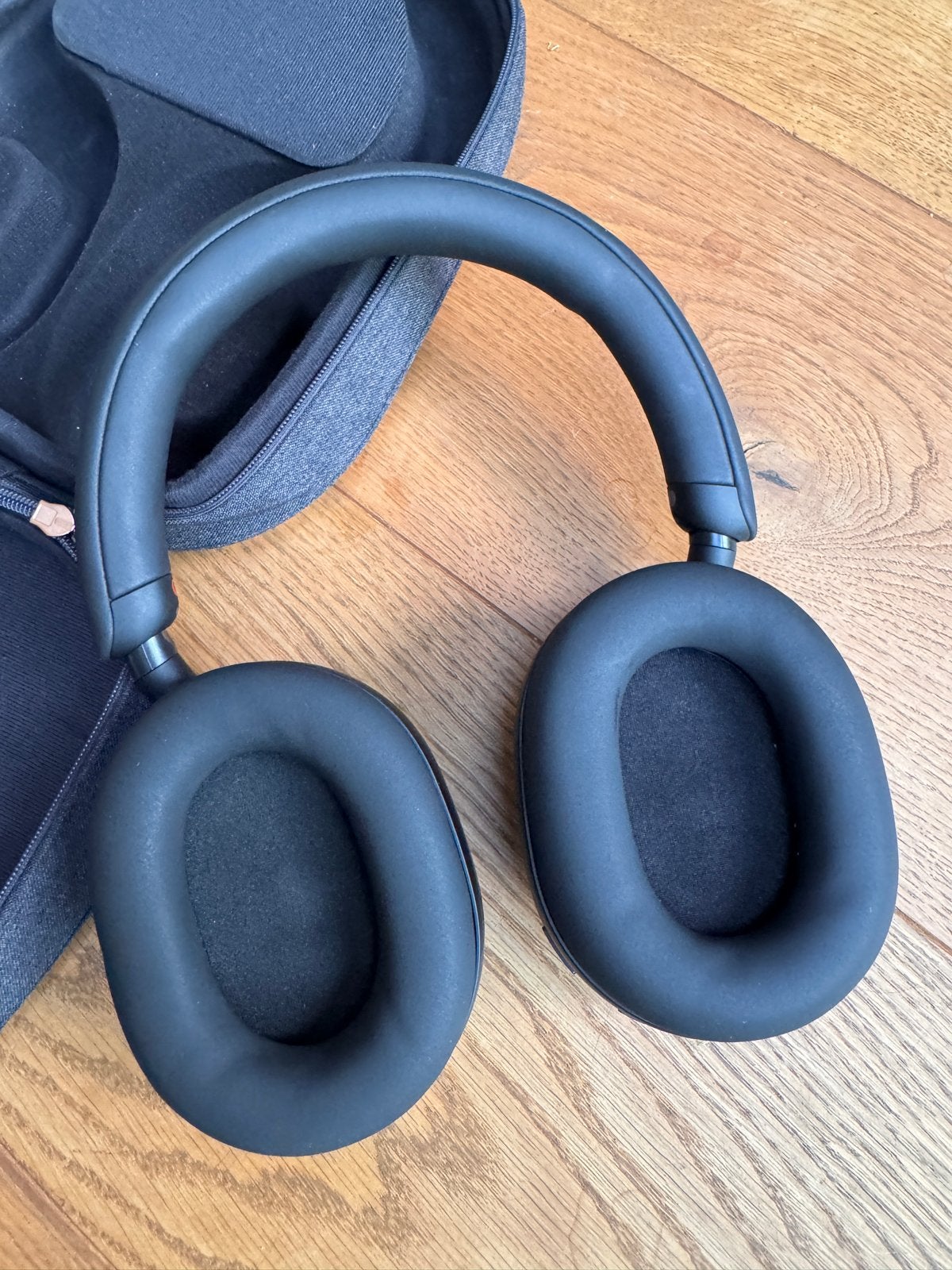 Foto 4 van Sony WH-1000XM5 Noise Cancelling Koptelefoon Zwart