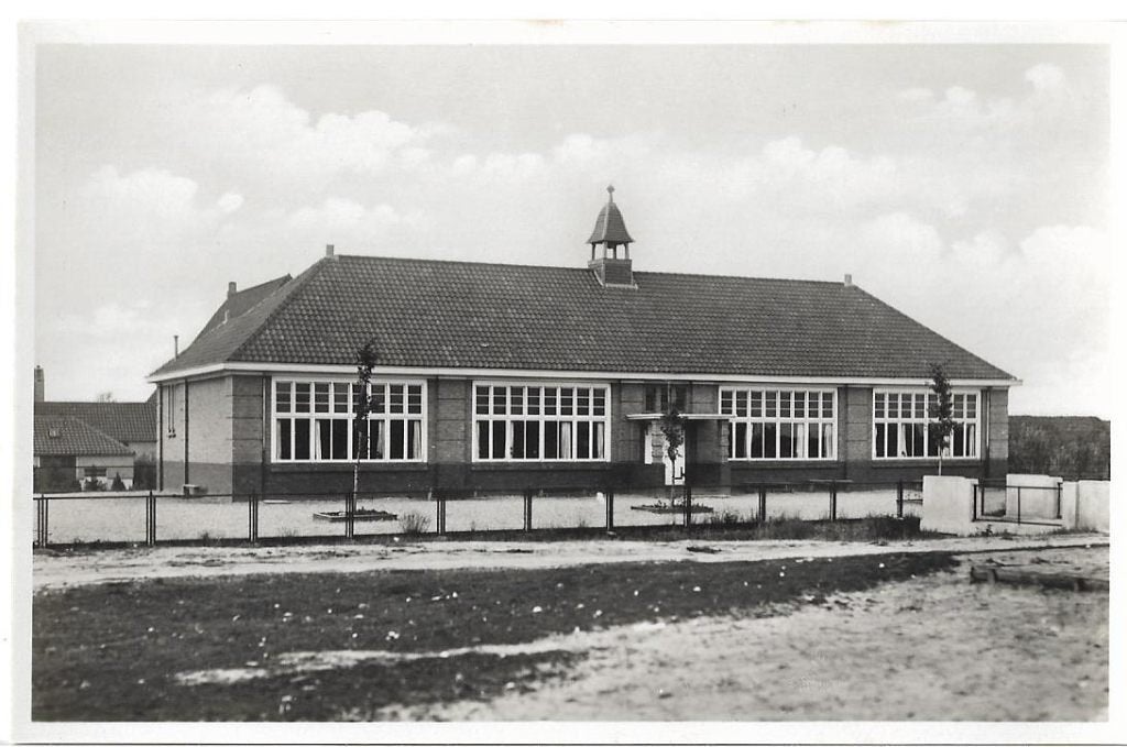 Amsterdamscheveld- -R.K.School., Ophalen of Verzenden, 1960 tot 1980, Ongelopen, Drenthe