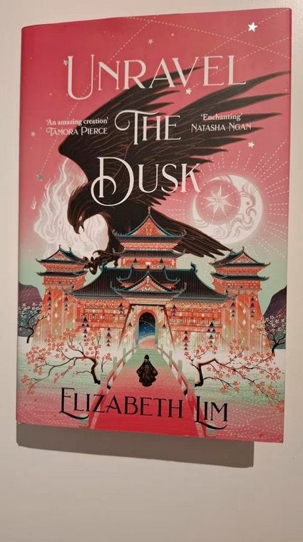 Unravel the Dusk - Elizabeth Lim (Fairyloot, gesigneerd), Ophalen of Verzenden, Gelezen, Elizabeth Lim