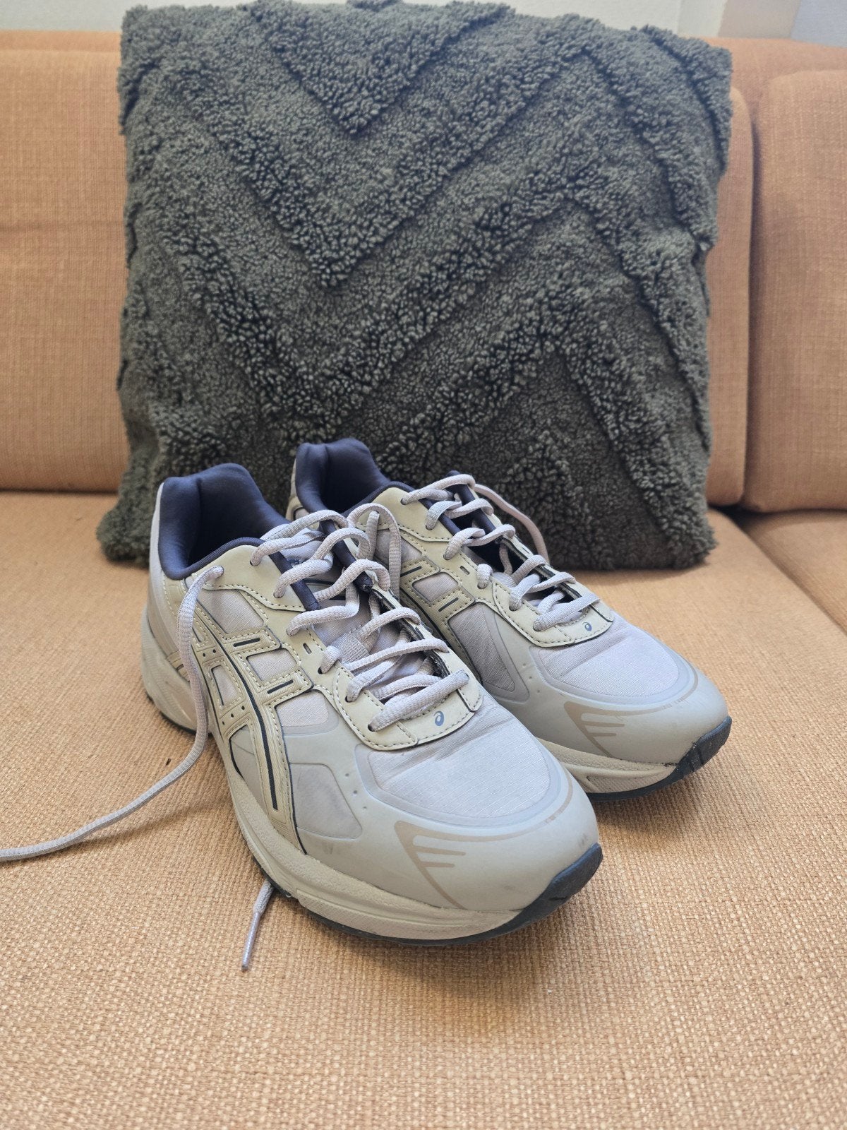 ASICS Sneakers Beige / Crème EU38.5 – Retro Sportieve Schoen, Ophalen, Gedragen, Overige kleuren
