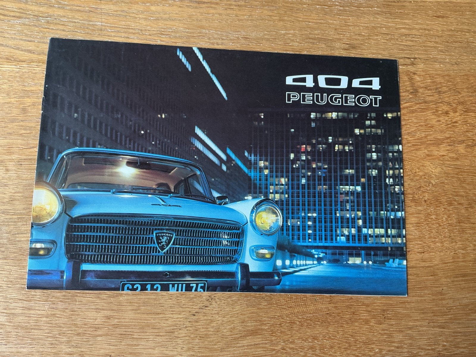 Peugeot 404 brochure uit 1972 - Klassieke auto, Ophalen of Verzenden, Gelezen, Peugeot
