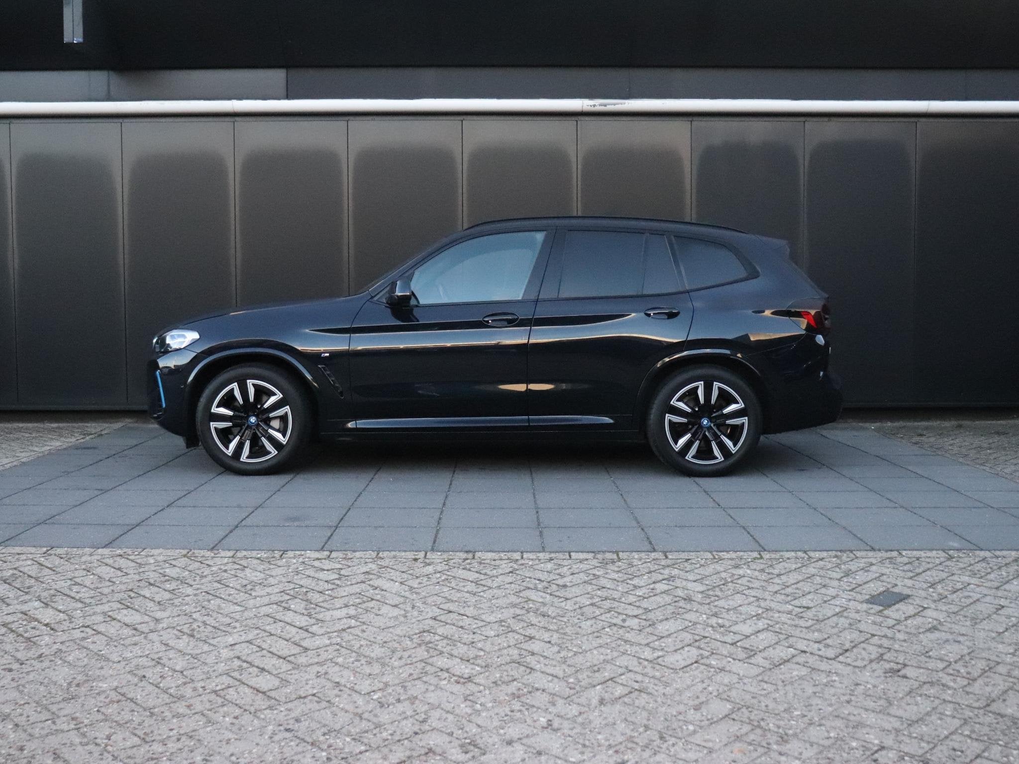 BMW iX3 Executive 80 kWh | M SPORT | LEDER | MEMORY | PANO-D, Auto's, Automaat, Achterwielaandrijving, Gebruikt, 750 kg