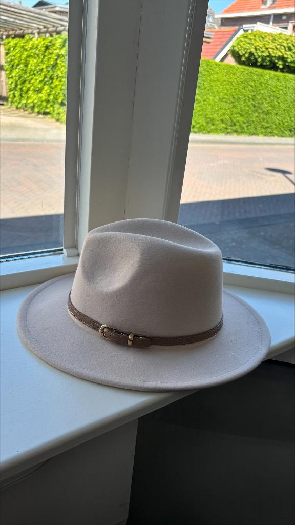 Hoed creme, Kleding | Dames, Ophalen of Verzenden, Zo goed als nieuw, One size fits all, Hoed