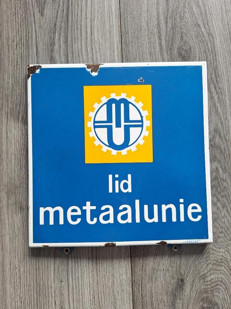 Emaille bord Metaalunie, Ophalen