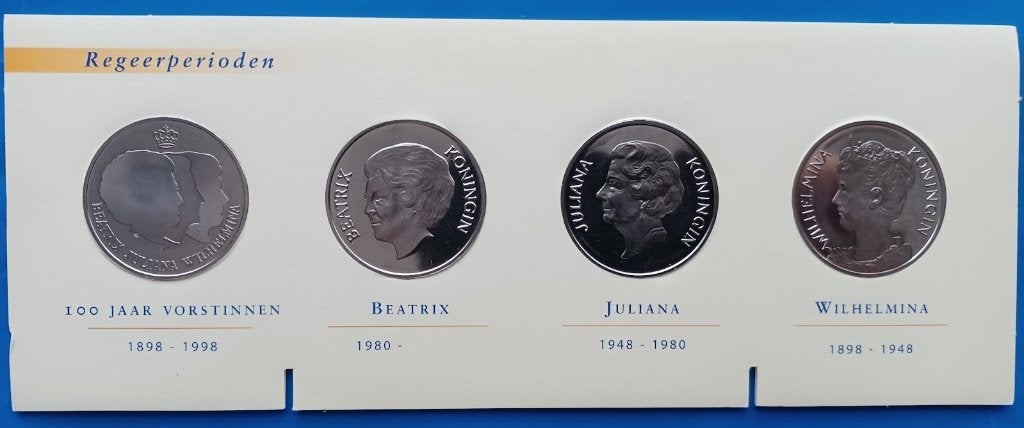 Penningen Rabobank 100 jaar "Nieuwe huisstijl 1994", Postzegels en Munten, Penningen en Medailles, Verzenden, Overige materialen