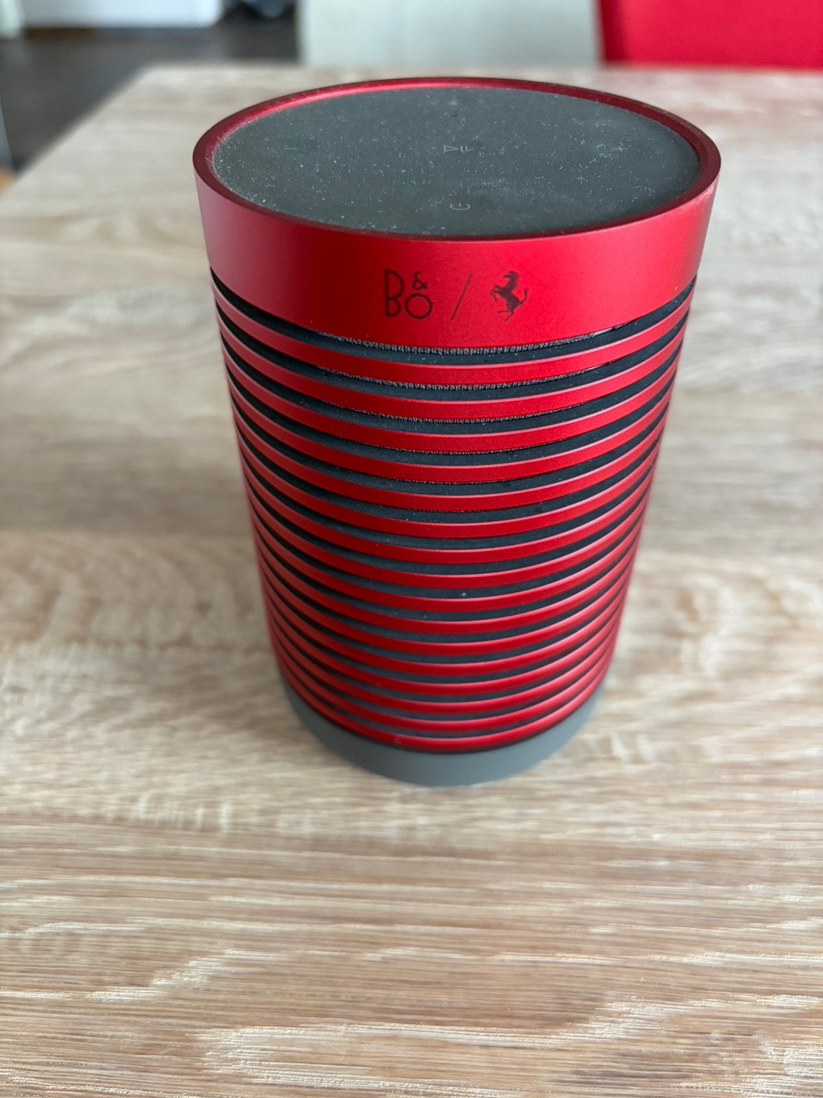 Besound Explore Ferrari Rood (B&O, Bang & Olufsen), Ophalen, Zo goed als nieuw, 60 tot 120 watt, Bang & Olufsen