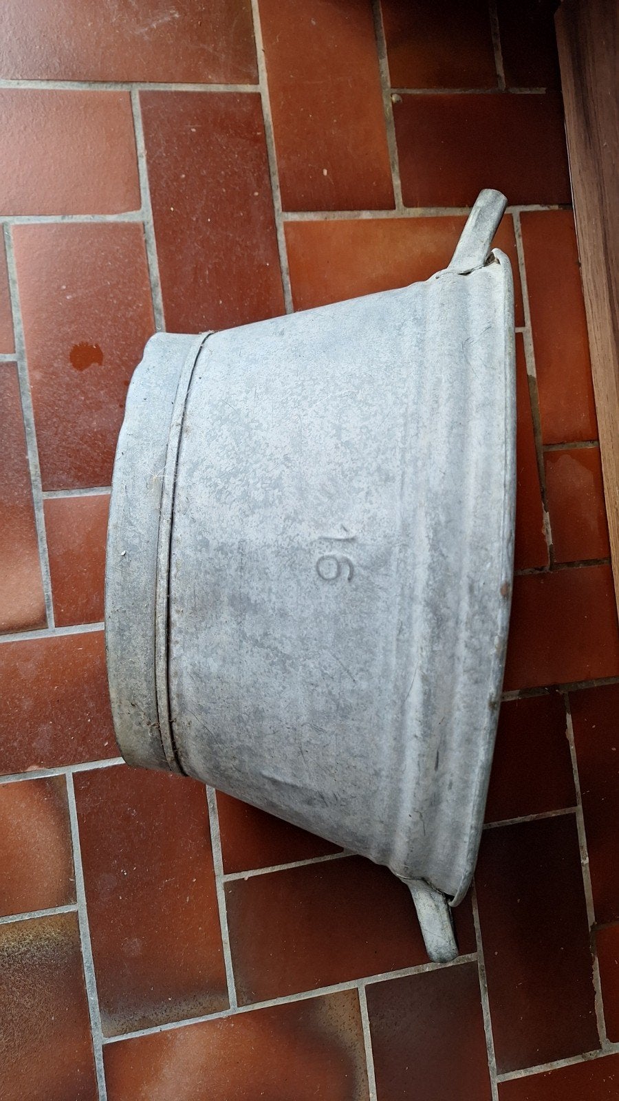 zinken tijltje, Ophalen, Gebruikt, IJzer, Met handgreep