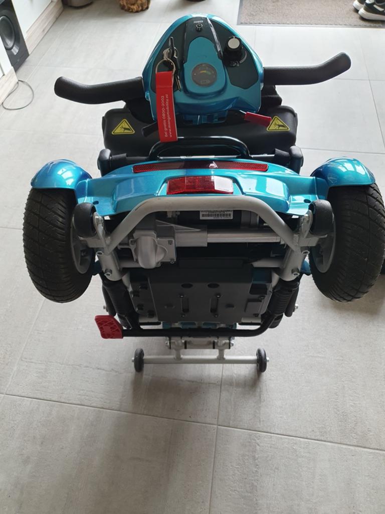 Bobby blue Scoot, heeft nog garantie., Diversen, Ophalen, Inklapbaar, Gebruikt, Elektrische rolstoel