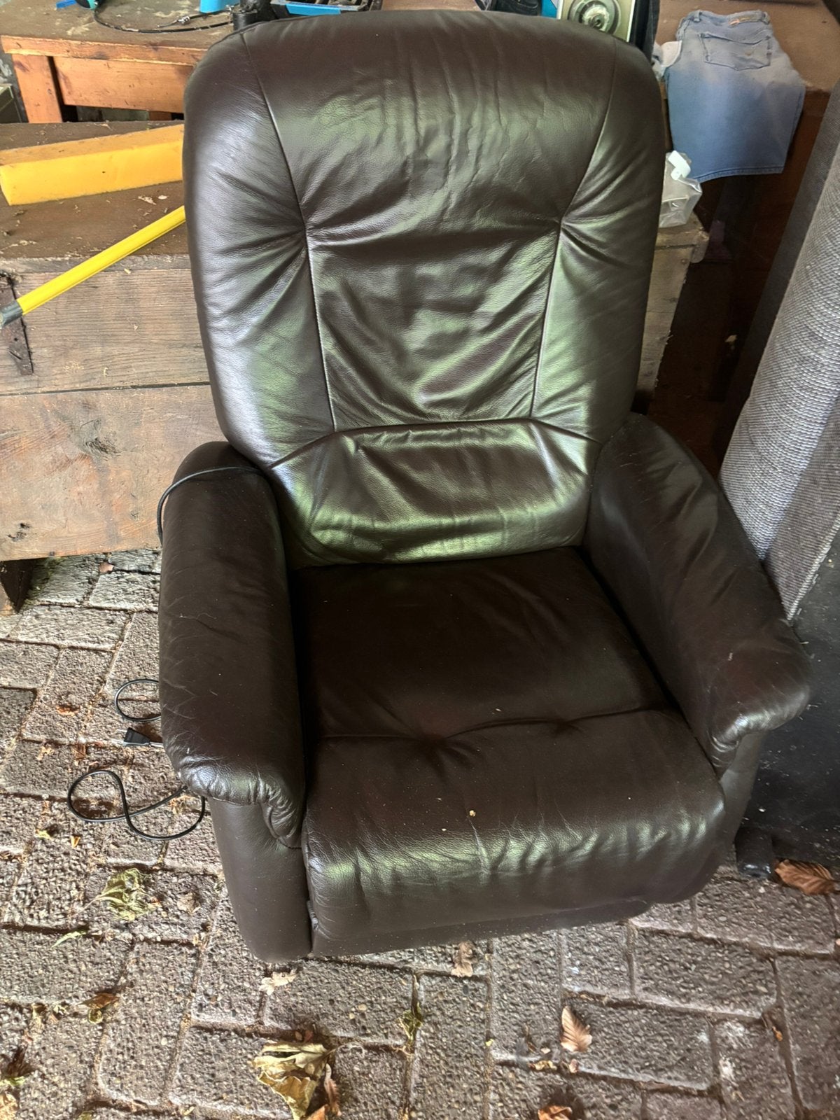 2 stuks elektrische stoel leren bekleding, Ophalen, Gebruikt, 75 tot 100 cm, 50 tot 75 cm