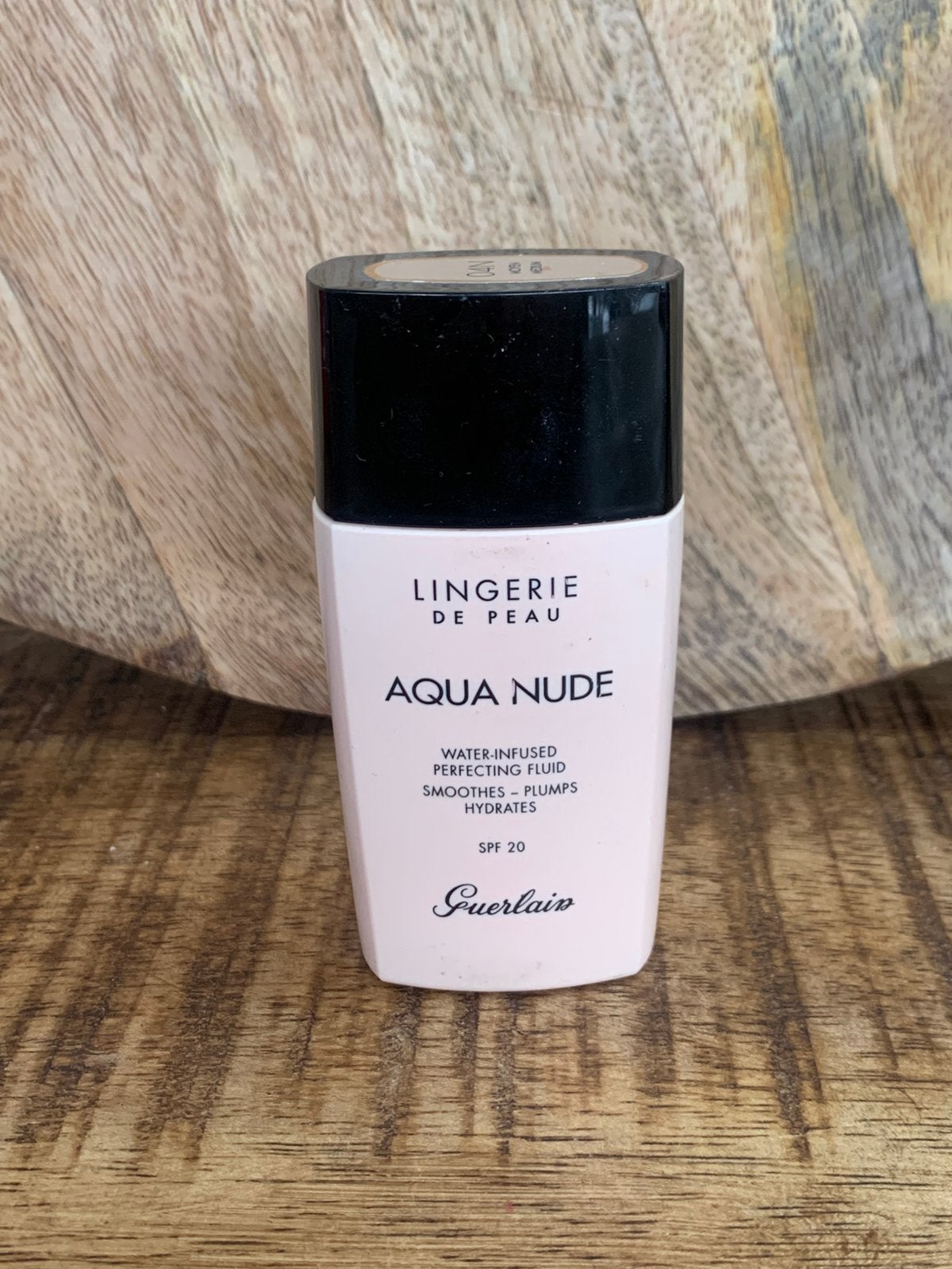 Guerlain Aqua Nude 04N 30ML, Ophalen of Verzenden, Zo goed als nieuw, Gehele gezicht
