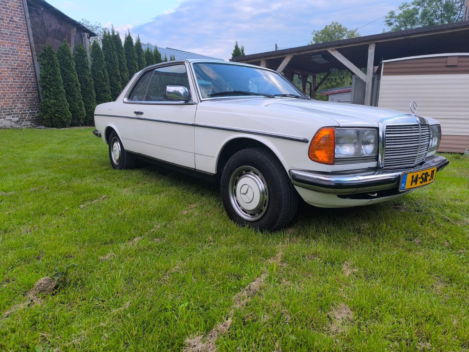 Mercedes-Benz 200-Serie 2.3 230 CE AUT 1980 Wit, Auto's, Automaat, 4 cilinders, Wit, Particulier