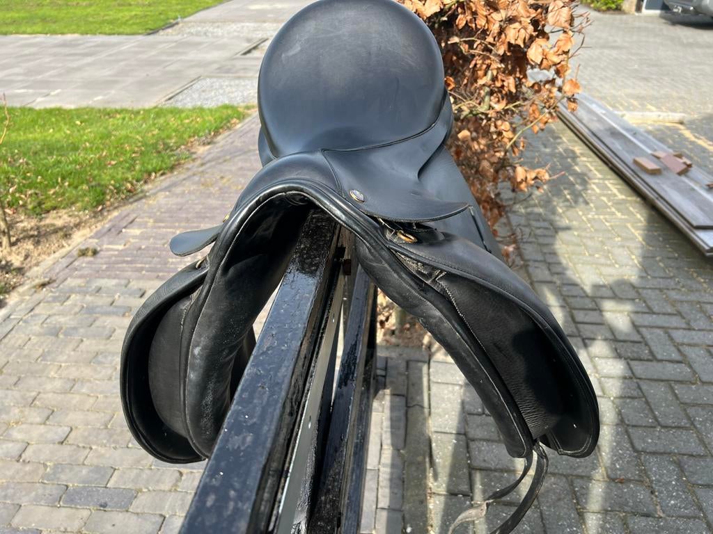 Nette 18 Inch KM dressuurzadel, Dieren en Toebehoren, Ophalen, Gebruikt, Dressuur