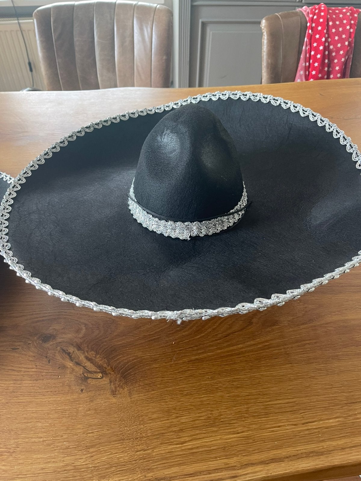 Sombrero 2x, Ophalen of Verzenden, Zo goed als nieuw