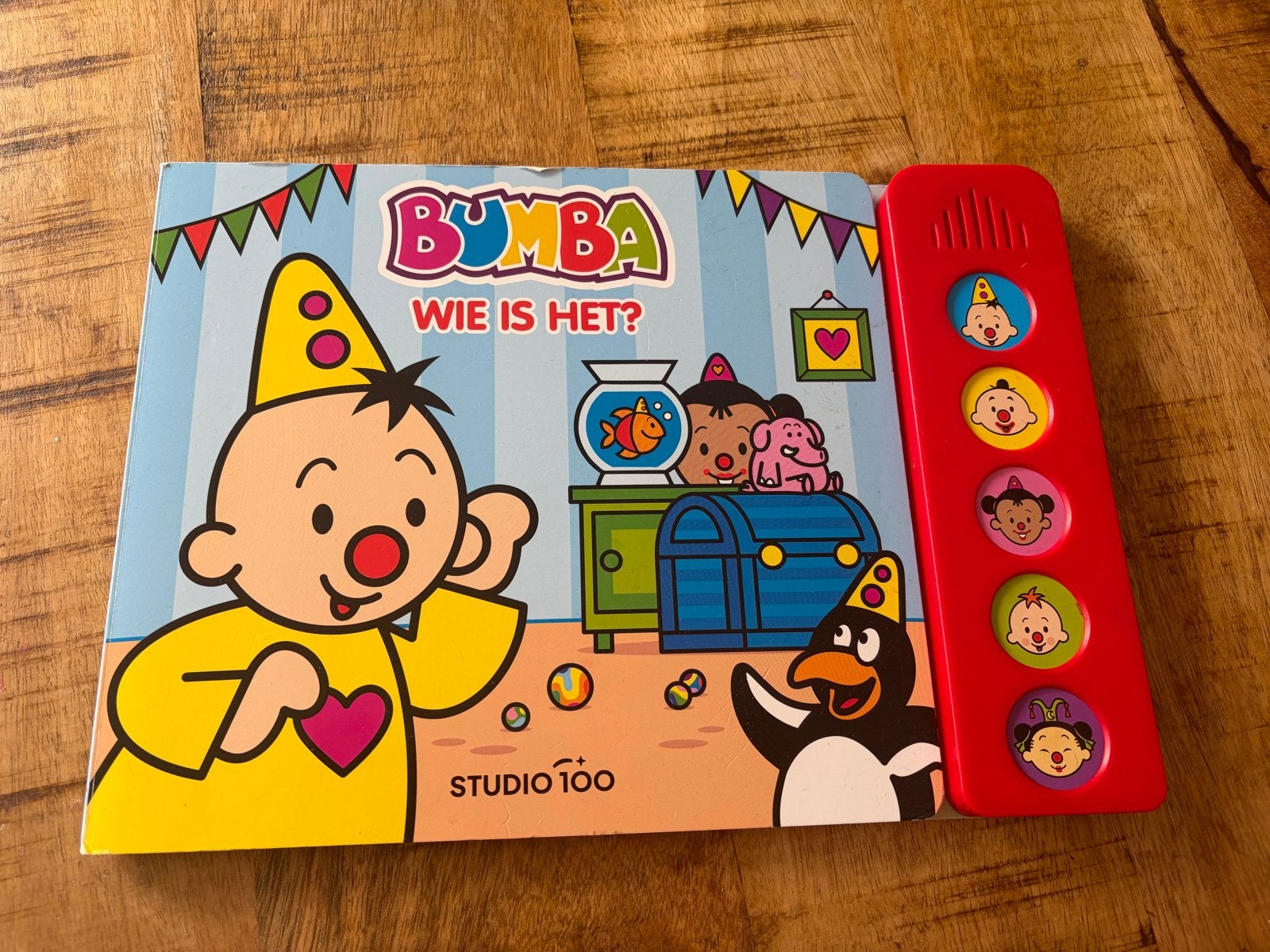 Bumba Wie is het? Geluidenboekje, Ophalen of Verzenden, Zo goed als nieuw, 1 tot 2 jaar