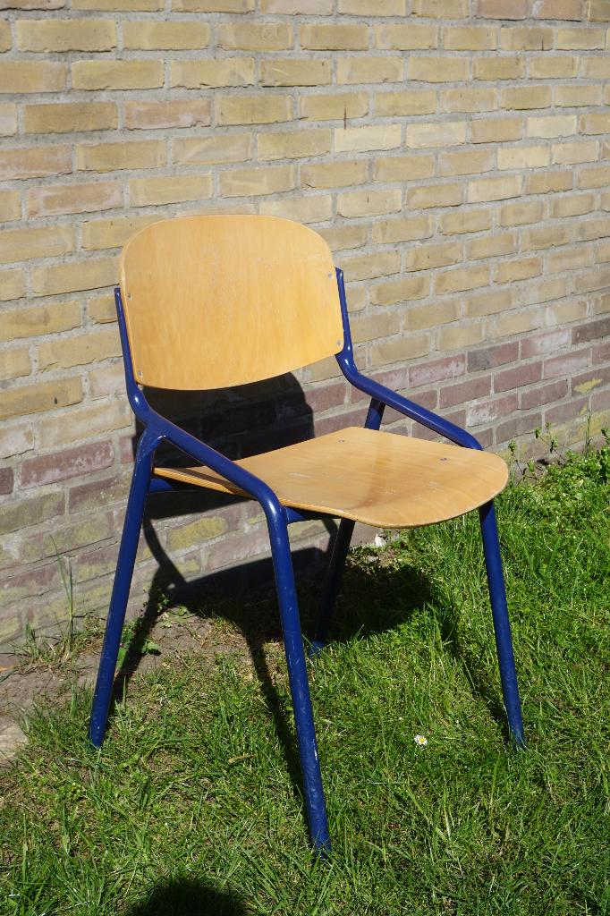 Houten stoelen kantinestoelen stapelstoelen schoolstoelen, Ophalen, Gebruikt, Bruin, Vijf, Zes of meer stoelen