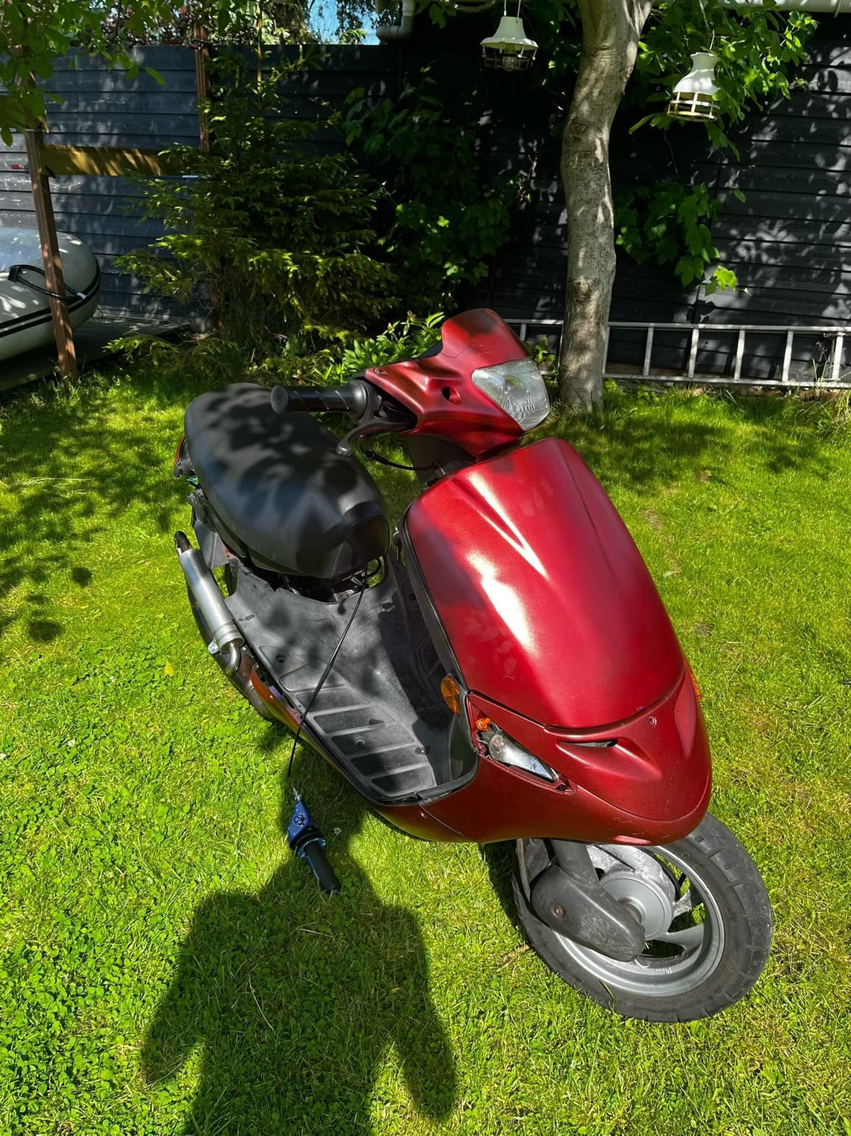 Peugeot zenith 70cc teruil tegen een tomos blok full tuned, Fietsen en Brommers, Scooters | Peugeot, Ophalen, Zo goed als nieuw