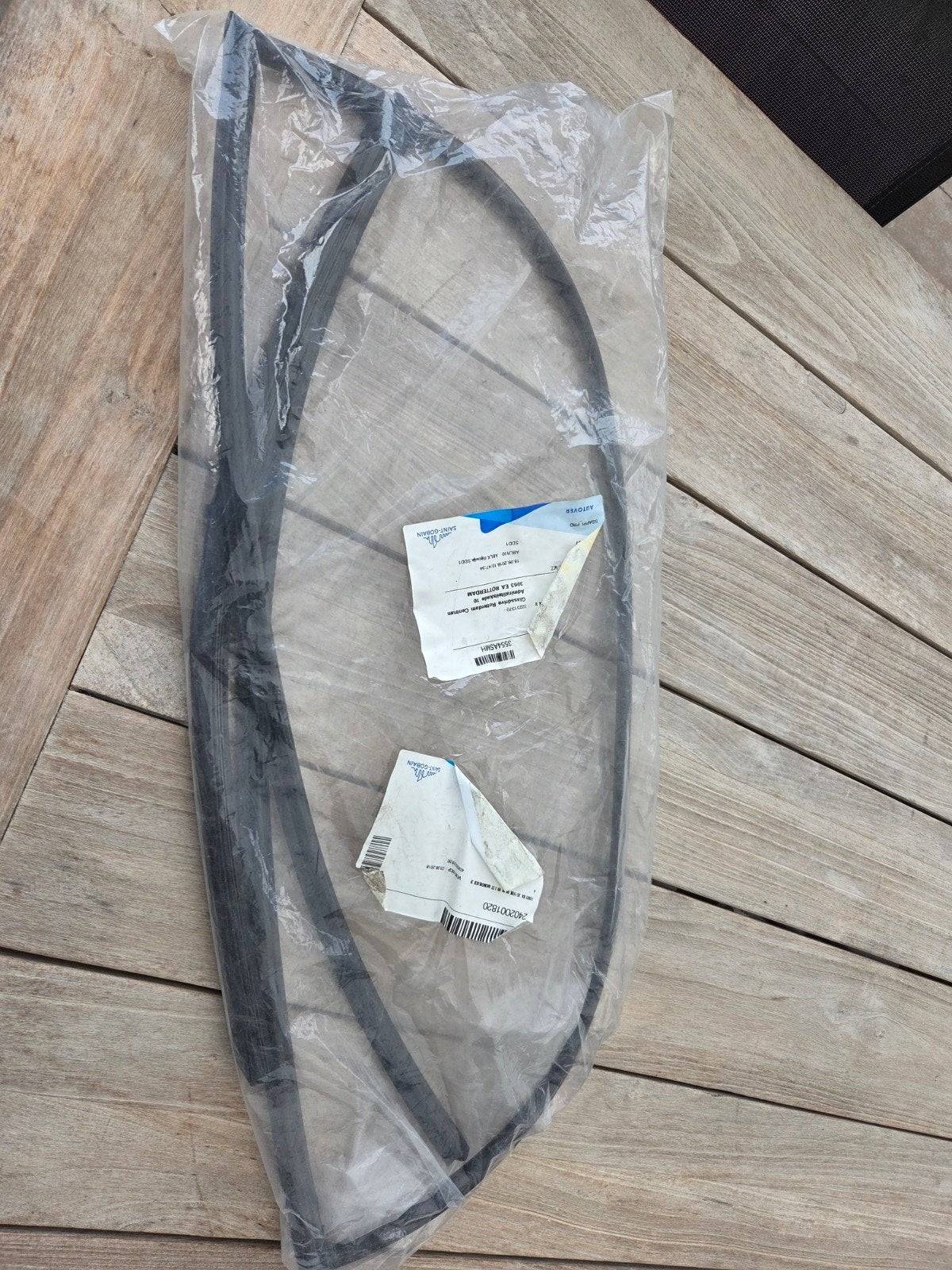Voorruitrubber Ford Ka (1996-2008) - Saint-Gobain 2402001820, Ophalen of Verzenden