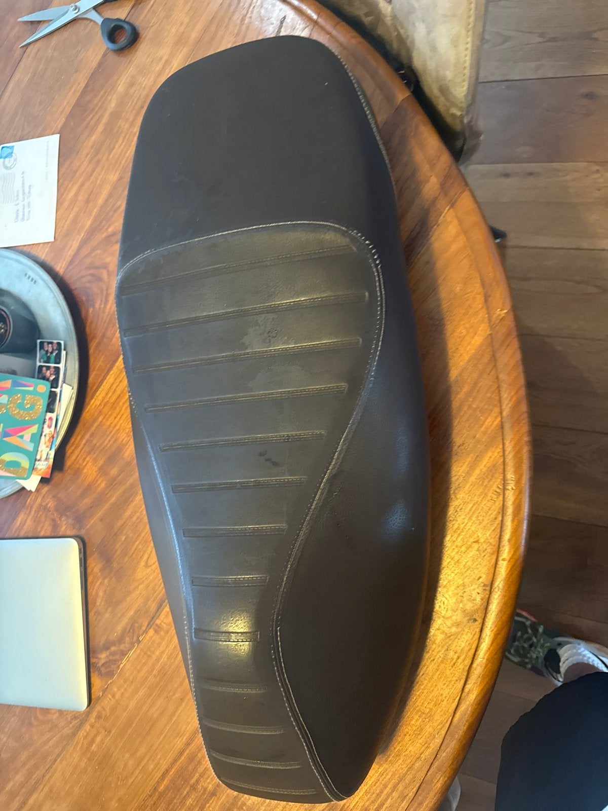 GTS 300 Zadel Donkerbruin - Stof intact, stiksel slijtage, Ophalen of Verzenden, Gebruikt, Zadel, Piaggio