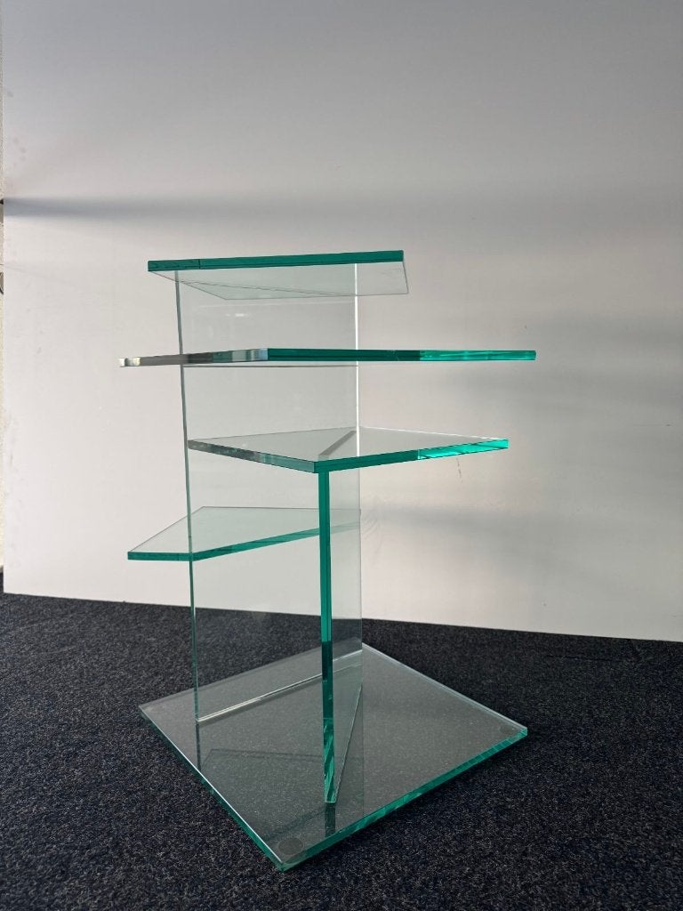 Moderne glazen bijzettafel met tijdschriftenhouder, Minder dan 55 cm, Overige vormen, Ophalen, 45 tot 60 cm