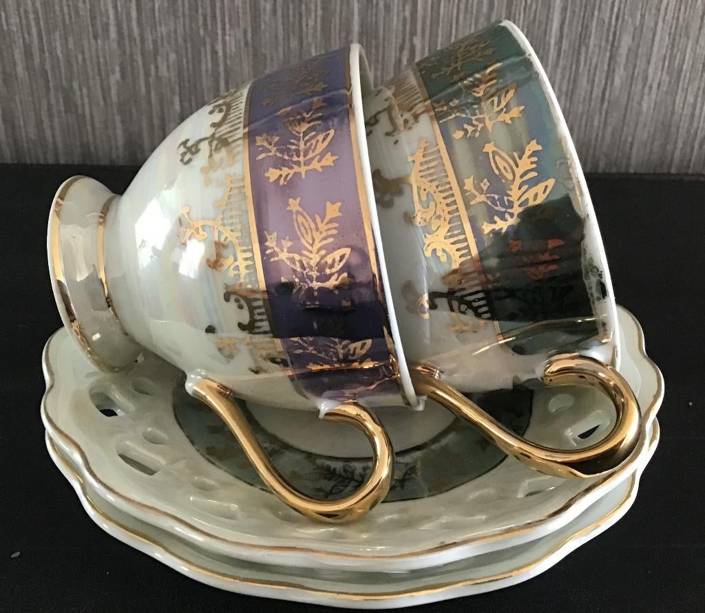 Twee vintage lusterware theekopjes en schotels., Antiek en Kunst, Verzenden