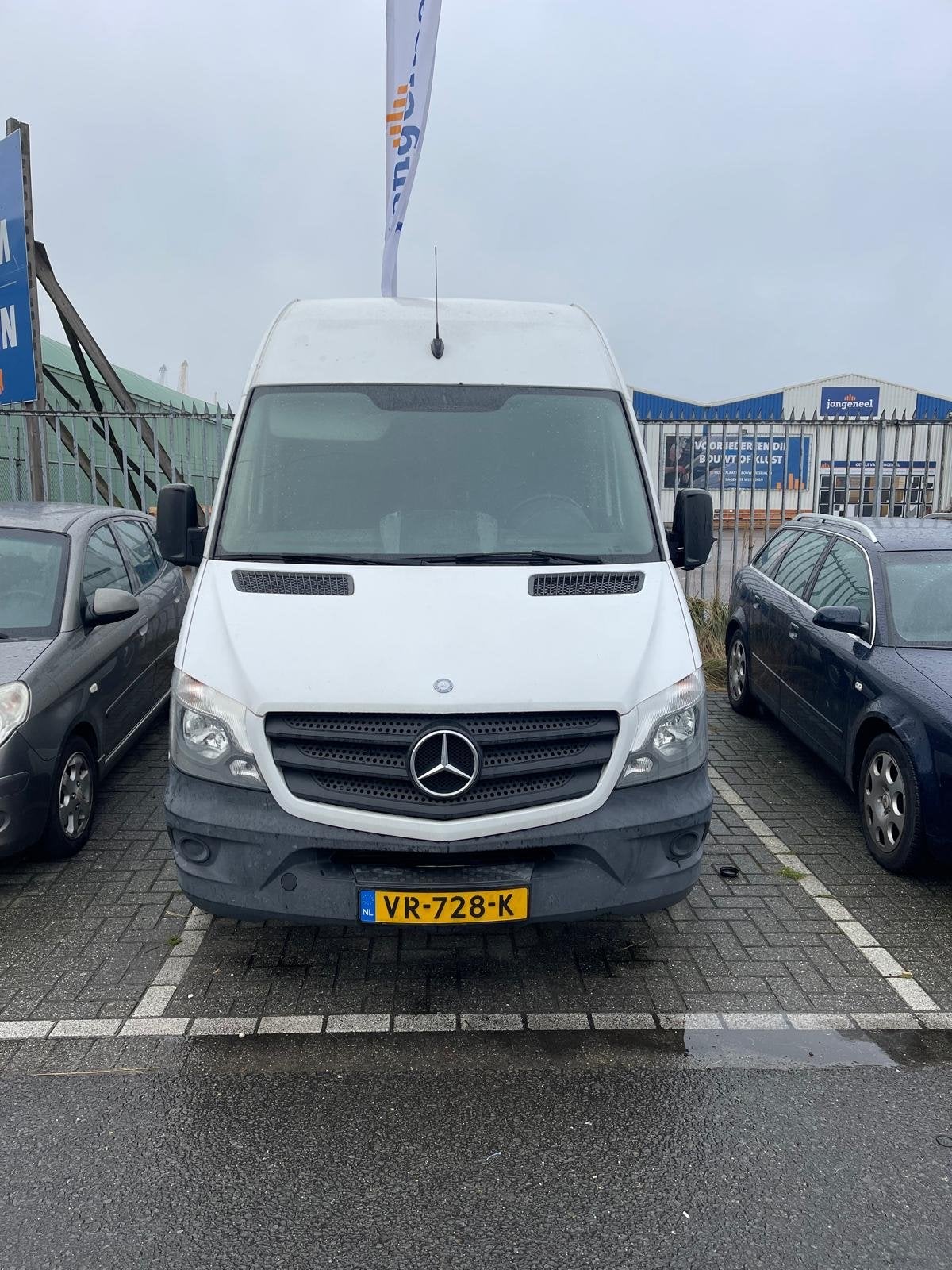 Mercedes-Benz Sprinter 2.2 D Automaat 95KW 2015 Airco, Auto's, Stof, Zwart, Airconditioning, 129 pk