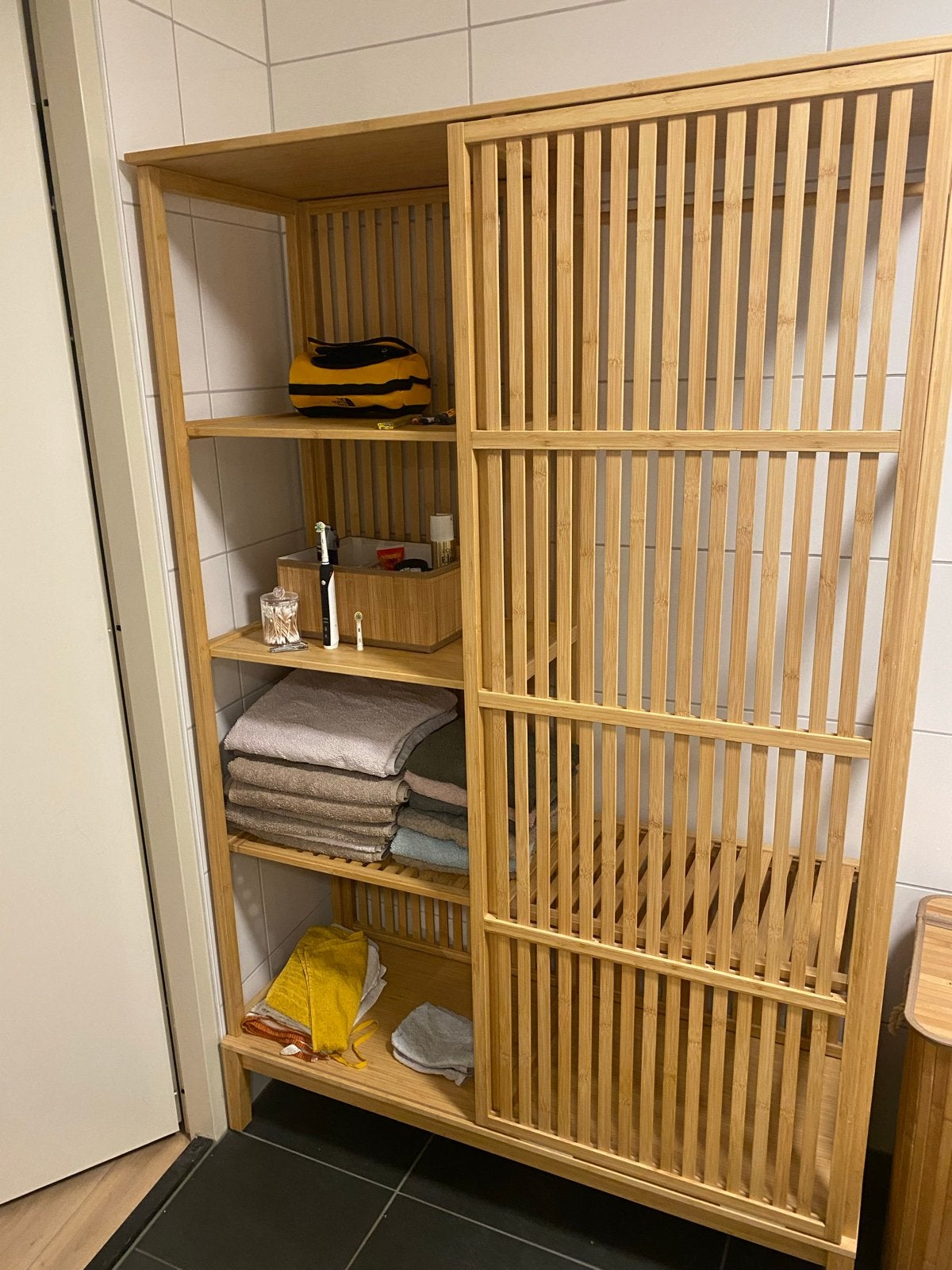 IKEA NORDKISA Open kledingkast met schuifdeur, bamboe, Ophalen, 100 tot 150 cm, Zo goed als nieuw, 150 tot 200 cm