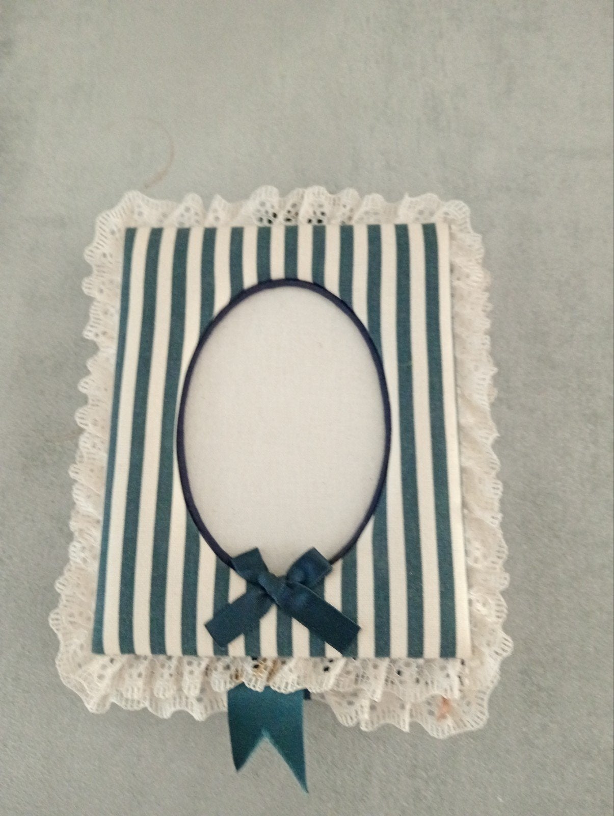 Leuke fotolijstjes met blauw-wit streepje en kant, Gebruikt, Textiel, Ophalen of Verzenden, Fotolijst