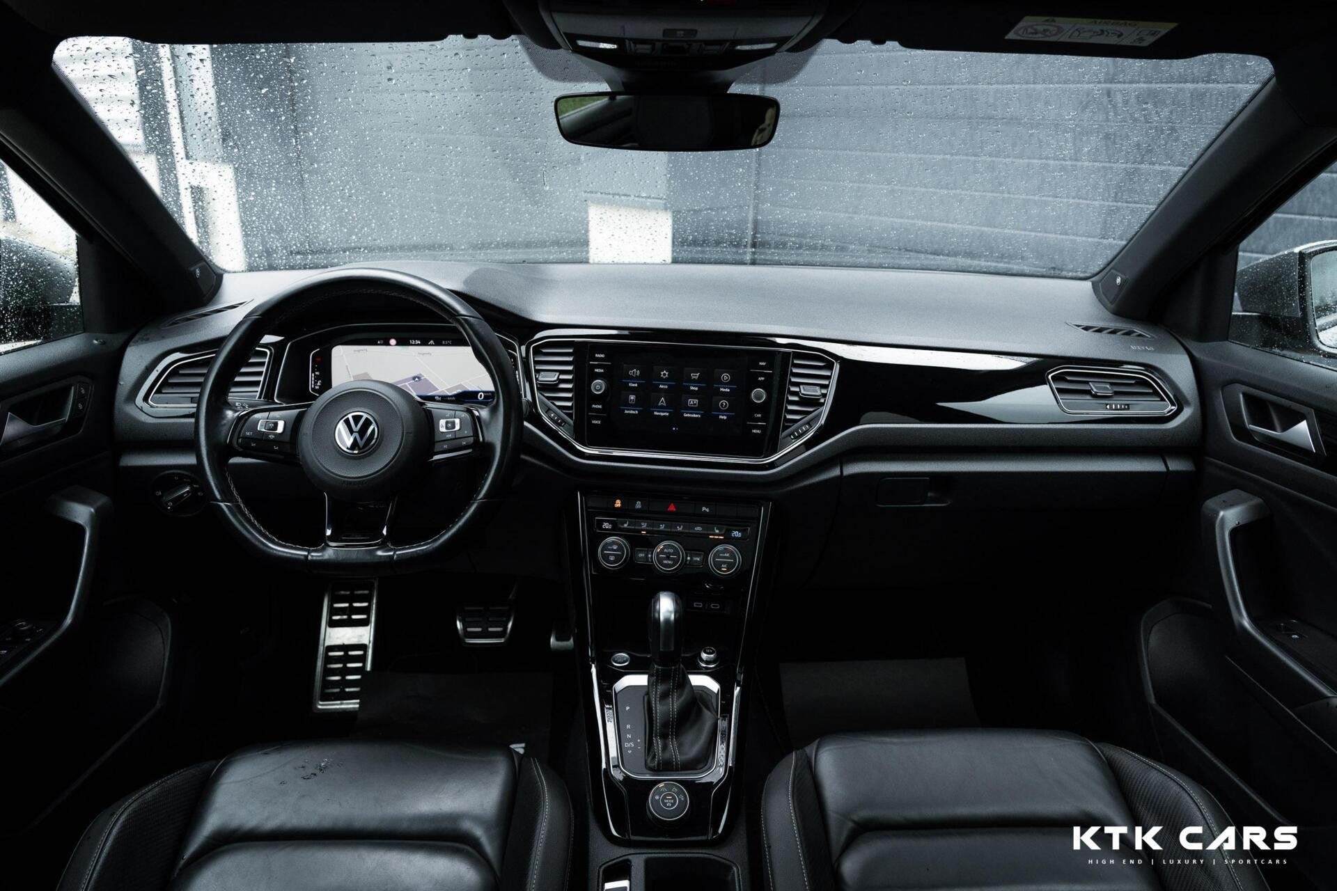 Volkswagen T-Roc 2.0 TSI 4Motion R Akra|Pano|DCC|Beats|Camer, Auto's, Automaat, Gebruikt, 4 cilinders, 1984 cc