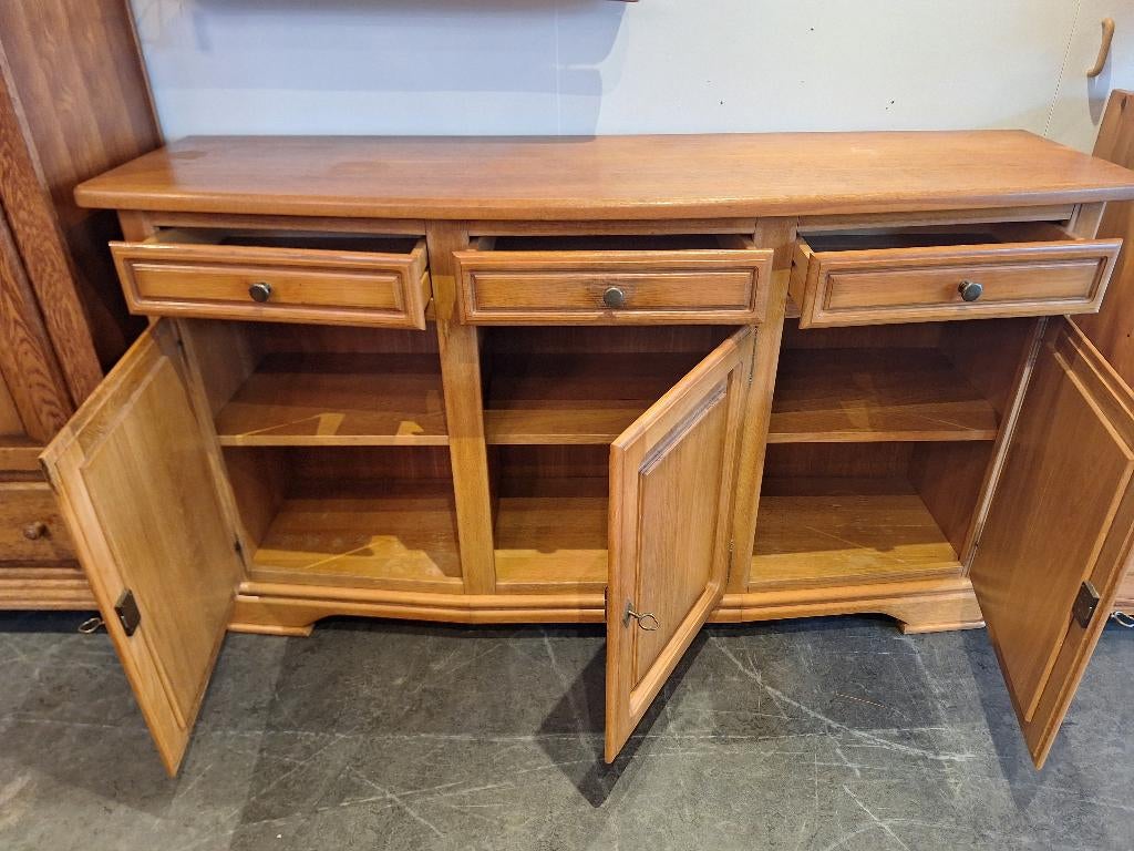 Blank eiken dressoirkast met veel opbergruimte, Ophalen, Gebruikt, Met deur(en), 150 tot 200 cm