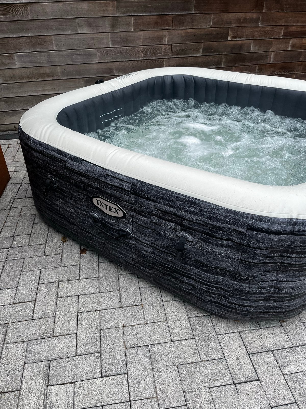 Intex PureSpa Opblaasbare Jacuzzi - Zo goed als nieuw, Tuin en Terras, Bubbelbaden en Hottubs, Ophalen, Zo goed als nieuw, Afdekzeil