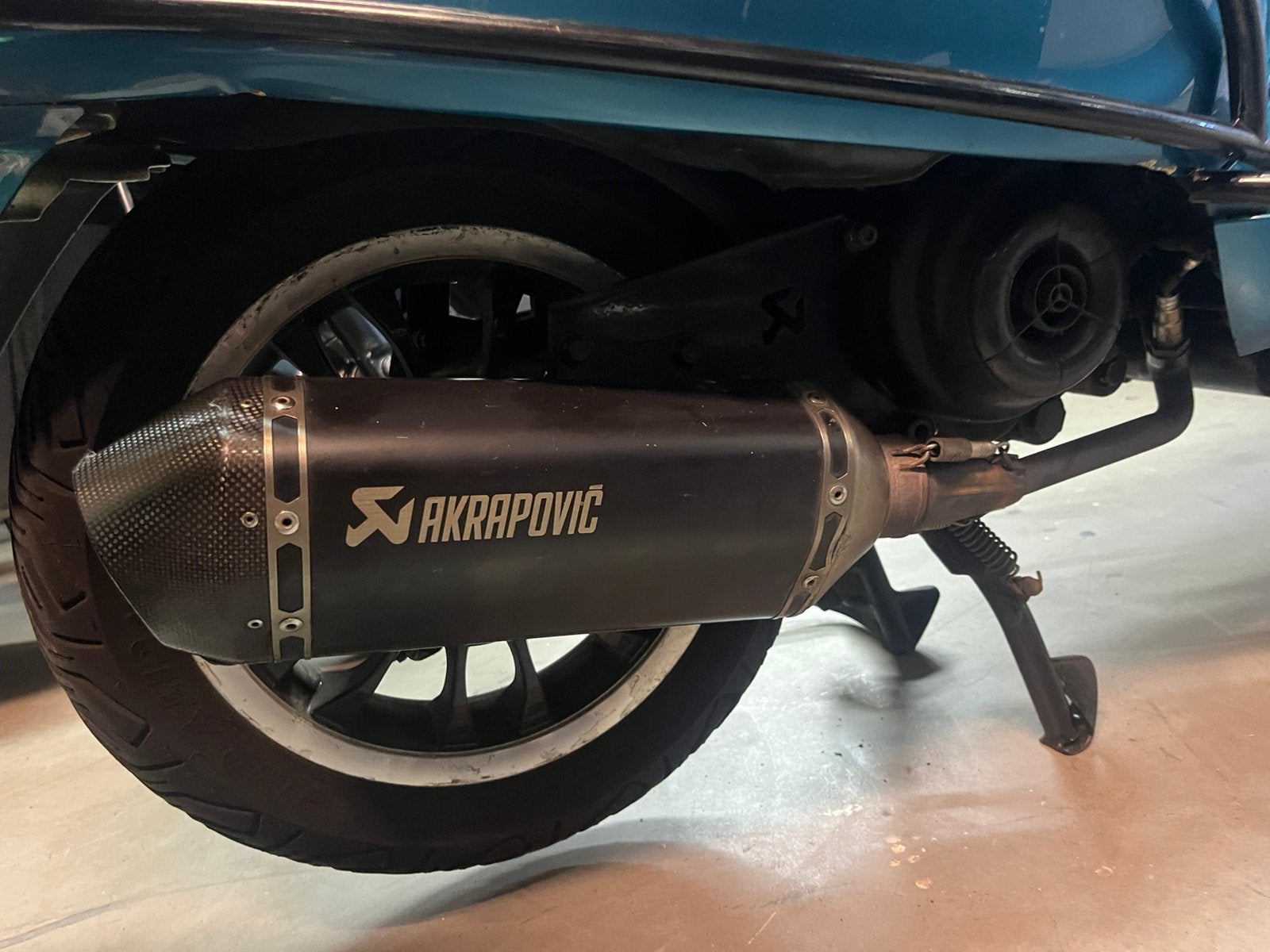 Orginelen Akrapovic, Ophalen, Zo goed als nieuw, Uitlaat