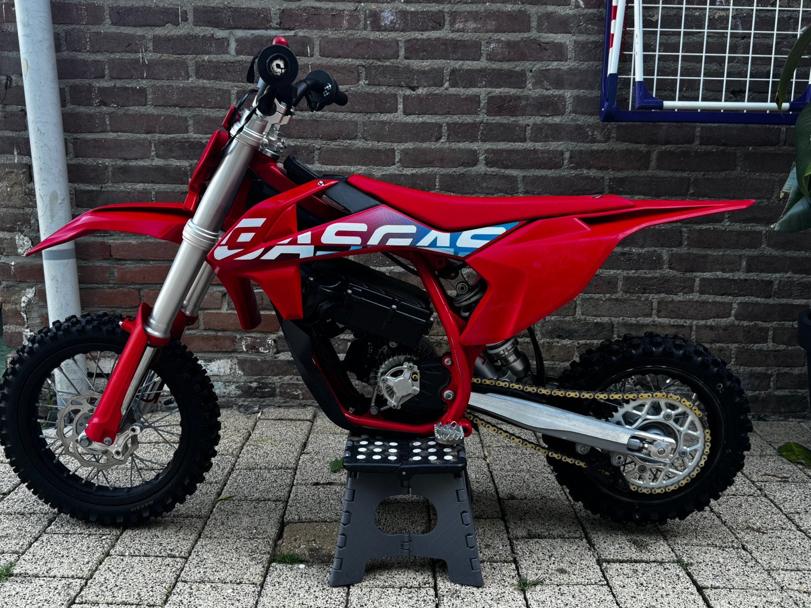 GasGas MC-E5 2023, Fietsen en Brommers, Minibikes, Midibikes en Pitbikes, Ophalen, Zo goed als nieuw, Dirtbike