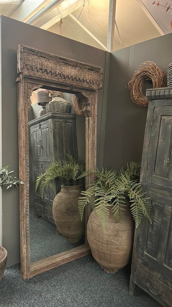 Unieke spiegel van oude houten poort uit india, Antiek en Kunst, Ophalen