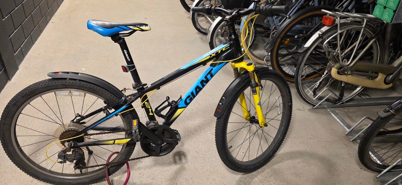Foto 4 van Giant XTC kinderfiets 24inch - Zo goed als nieuw