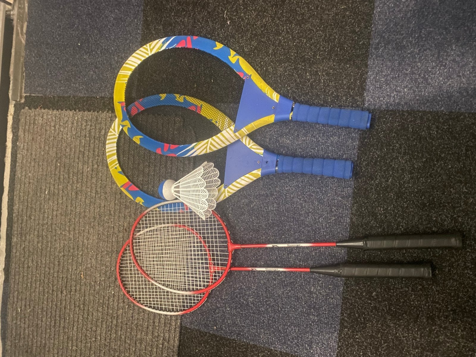 Badminton Rackets Set - 2 Volwassen, 2 Kinderen & Shuttle, Ophalen of Verzenden, Gebruikt, Racket(s)