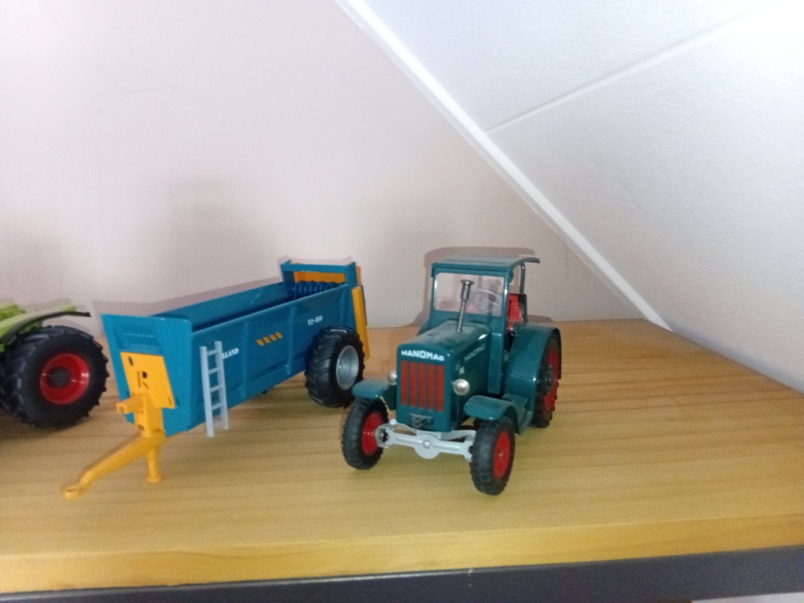 4 mooie miniatuur spullen 1.32, Ophalen of Verzenden, Tractor of Landbouw, SIKU