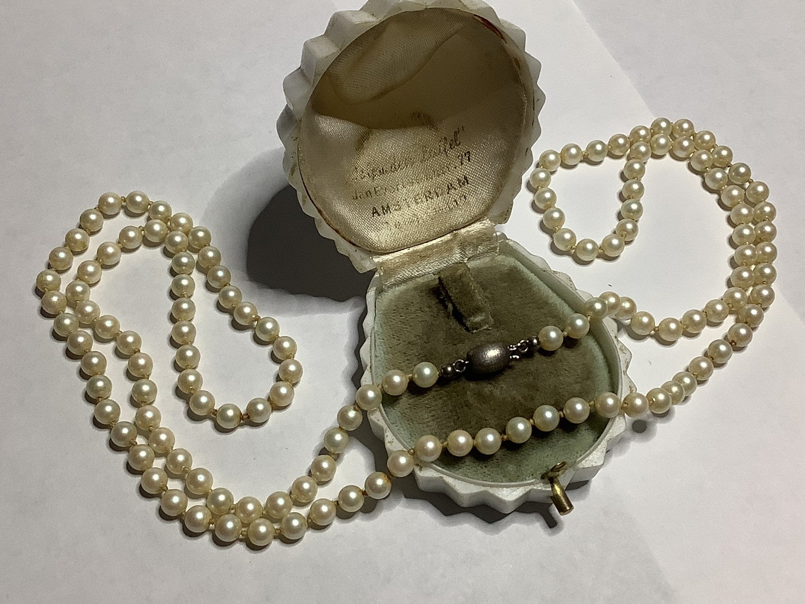 PRACHTIG GEKNOOPT WIT SNOER MET 835 ZILVER SLOT, Sieraden, Tassen en Uiterlijk, Antieke sieraden, Verzenden, Zilver, Ketting
