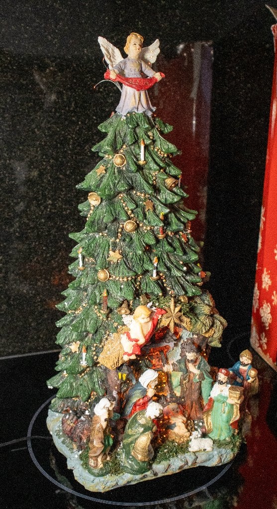 kerstboom 42cm met kribbe verlicht, past bij Lemax, Diversen, Ophalen of Verzenden, Zo goed als nieuw