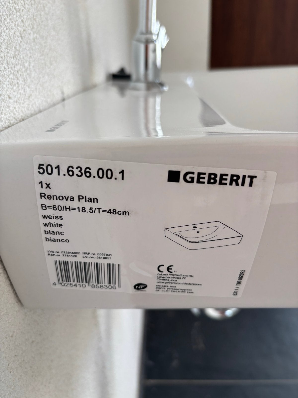 2x Geberit Renova Plan Wastafel 60x48cm - Z.G.A.N., Ophalen of Verzenden, Zo goed als nieuw, Wastafel
